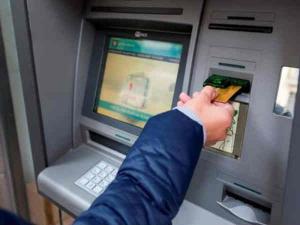 अकाउंट से कटने के बाद भी ATM से नहीं निकले पैसे, तो तुरंत करें ये काम