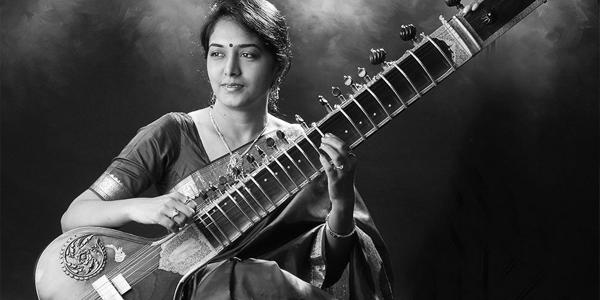 तानपुरे अथवा सितार तानपुरे अथवा सितार