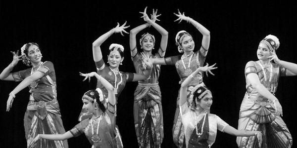 नाट्य शास्त्रानुसार नृतः, नृत्य, और नाट्य में तीन पक्ष हैं – नाट्य शास्त्रानुसार नृतः, नृत्य, और नाट्य में तीन पक्ष हैं –