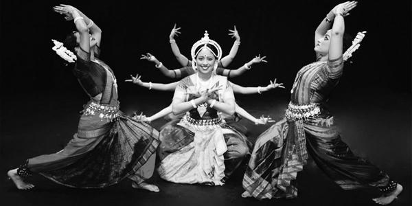 'राग' शब्द संस्कृत की 'रंज्' धातु से बना है 'राग' शब्द संस्कृत की 'रंज्' धातु से बना है