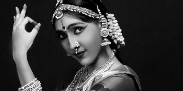 स्वन या ध्वनि भाषा की मूलभूत इकाई हैक्या है ? स्वन या ध्वनि भाषा की मूलभूत इकाई हैक्या है ?