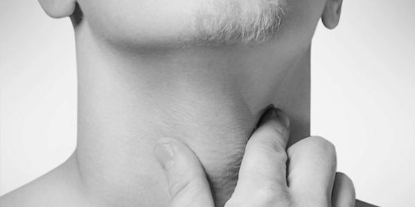 गले में सूजन और दर्द, लिम्फोमा कैंसर के हो सकते हैं संकेत